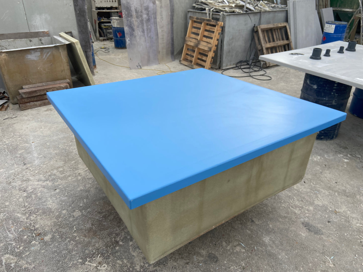 GRP Hot tub suitable for creating 4/6 person DIY Hot tub or Ice bath with lid