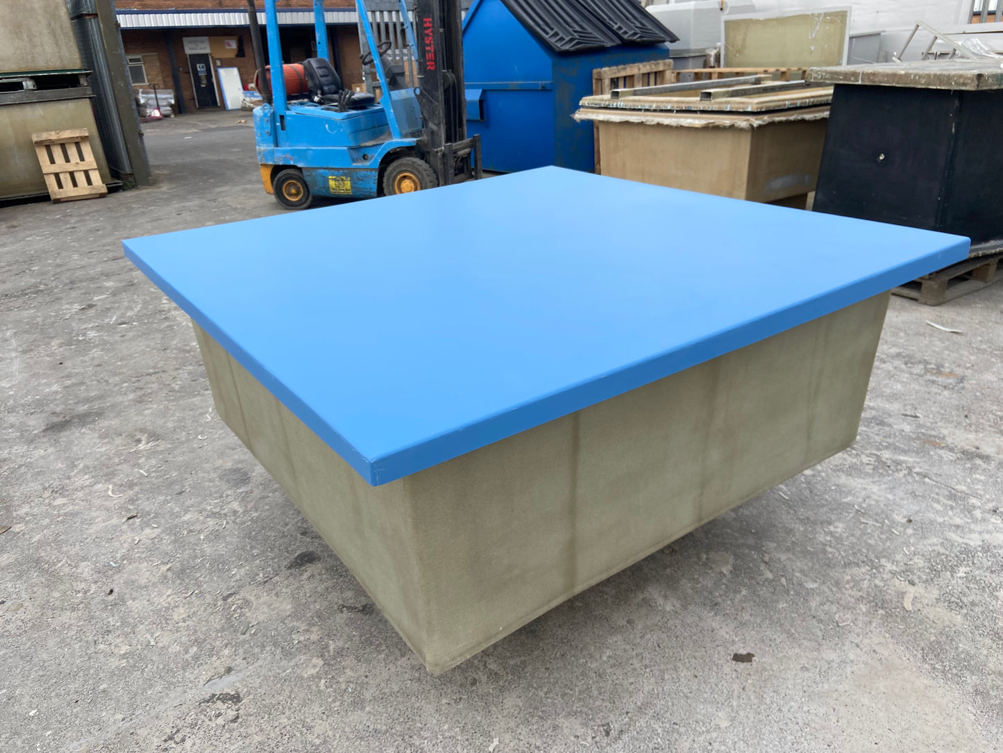GRP Hot tub suitable for creating 4/6 person DIY Hot tub or Ice bath with lid